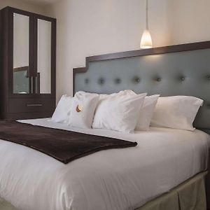Camera con letto king size
